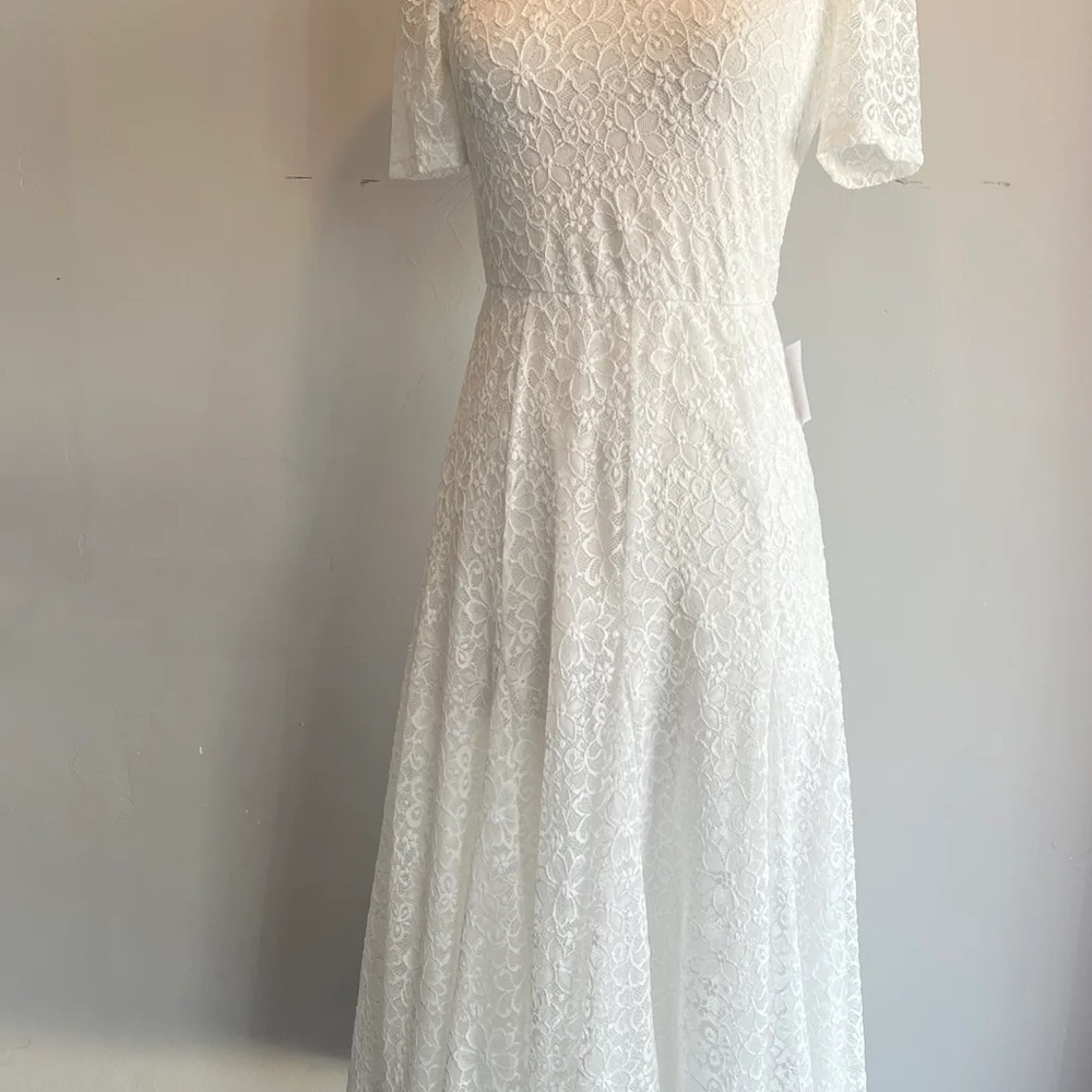 Elegant White Lace Wedding Dress